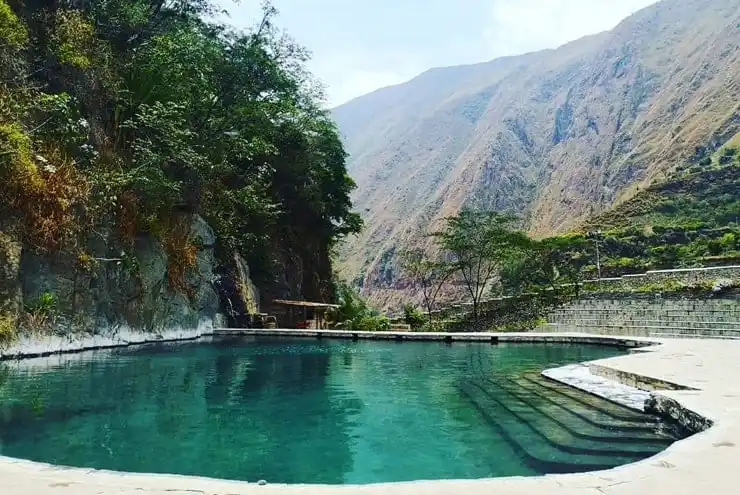 Hiking-routes-around-Aguas-Calientes