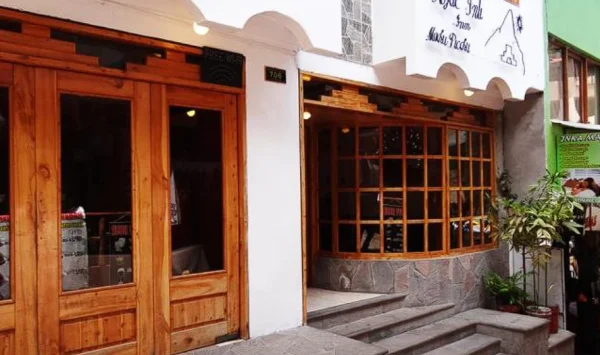 Location-of-Ausangate-Hotel-Machupicchu-Near-the-Train-Station-in-Aguas-Calientes