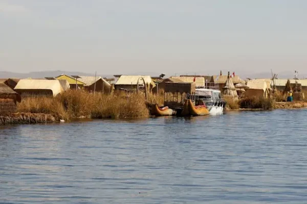 should-visit-the-Titicaca-Lake-Floating-Islands